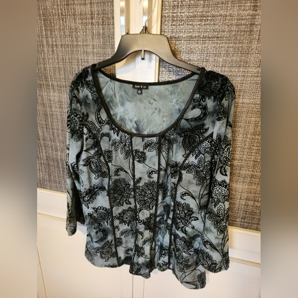 Women's top - size large